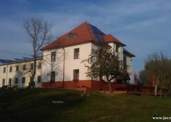 Jeleni Farma Jecmeniste Pensjonat Vrbovec